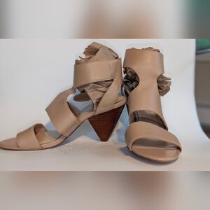 Vince Camuto Ekland Pumps Heels Size 10 Super Cute